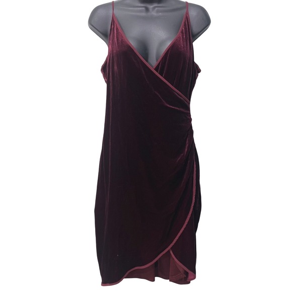 Adelyn Rae Dresses & Skirts - Adelyn Rae Dress Women L Burgundy Silk Blend Velvet Faux Wrap Ruched FD3316L